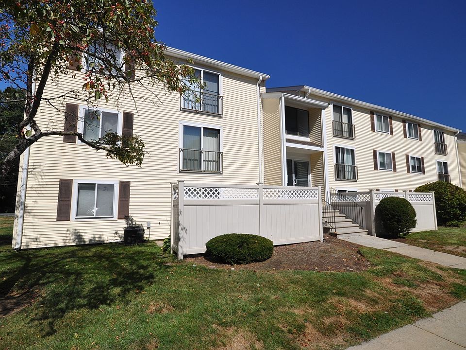 1st image of 49 Village Brook Ln APT 6