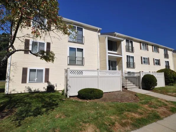 49 Village Brook Ln APT 6, Natick, MA 01760