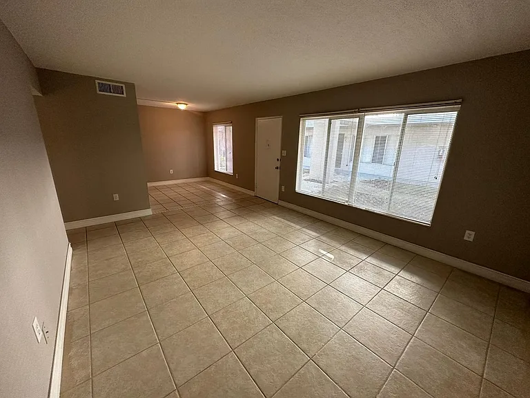 1830 Maravilla Ave #311 — Photo 7