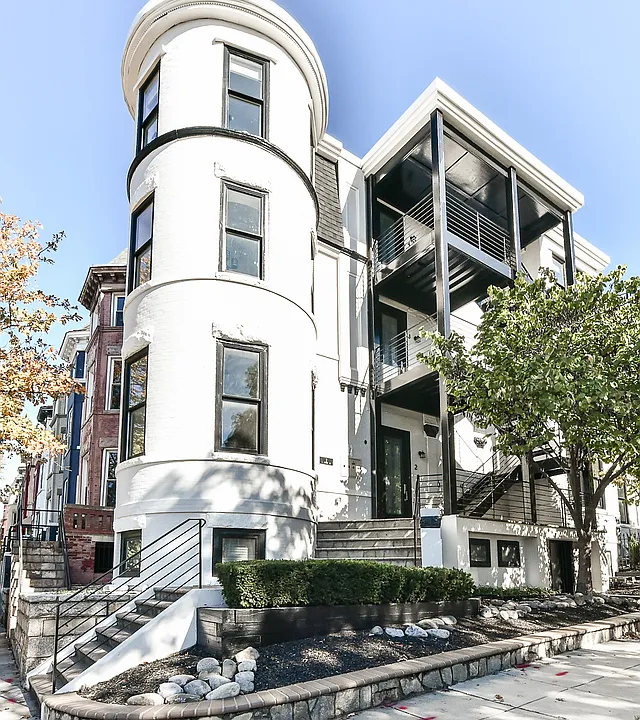 2 S St NE #2