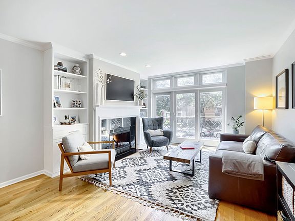 3rd image of 932 W George St APT 1