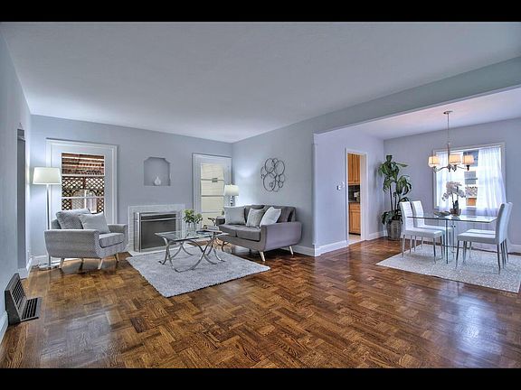 2nd image of 1023 Menlo Oaks Dr
