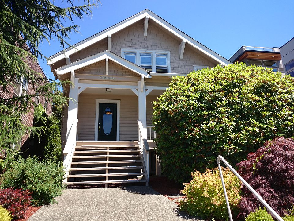 1st image of 2622C Eastlake Ave E