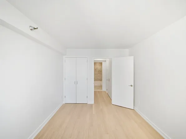 75 West End Avenue image 12 of 38