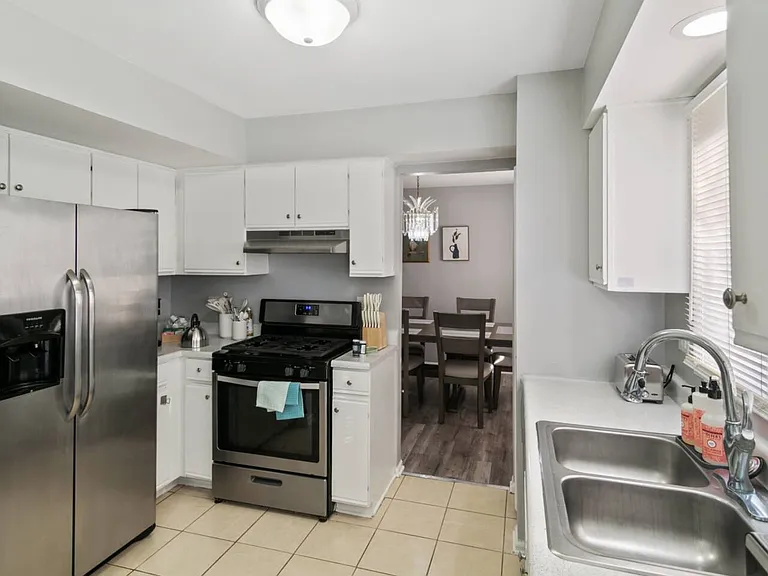 1503 Hollytree Ln — Photo 7