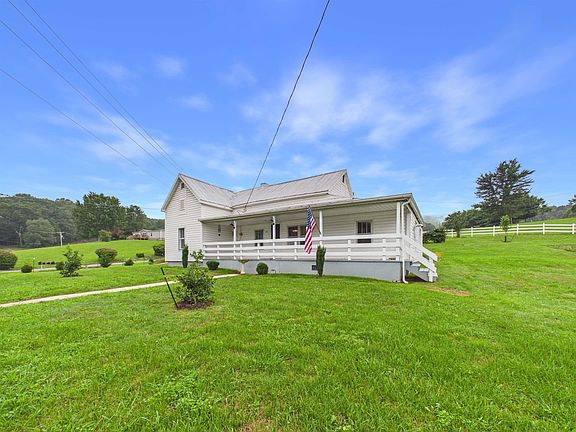 2nd image of 633 Lots Gap Rd