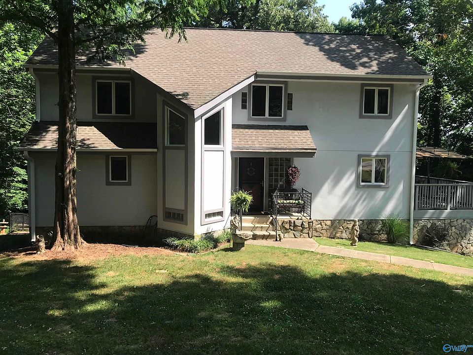 1st image of 132 Anna Kathryn Dr