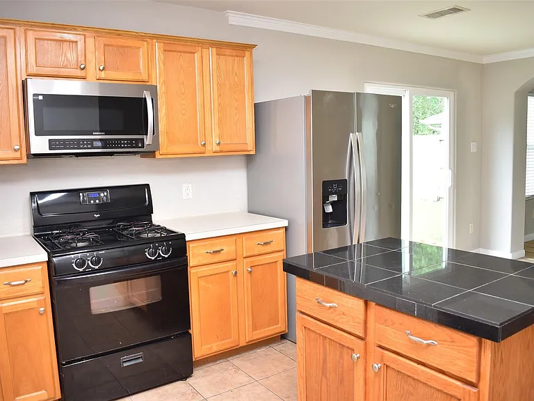 410 Laurel Sage Dr — Photo 6