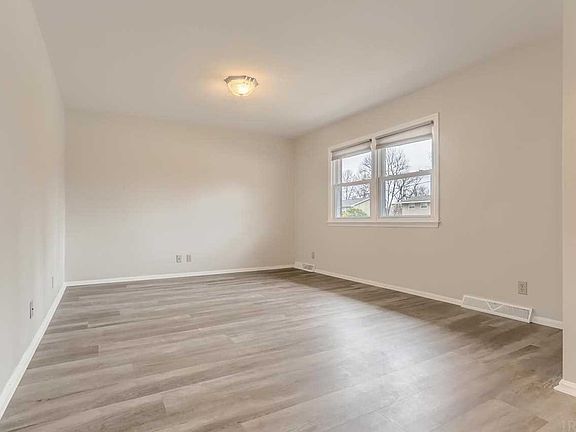 5th image of 8411 Outer Lincoln Ave