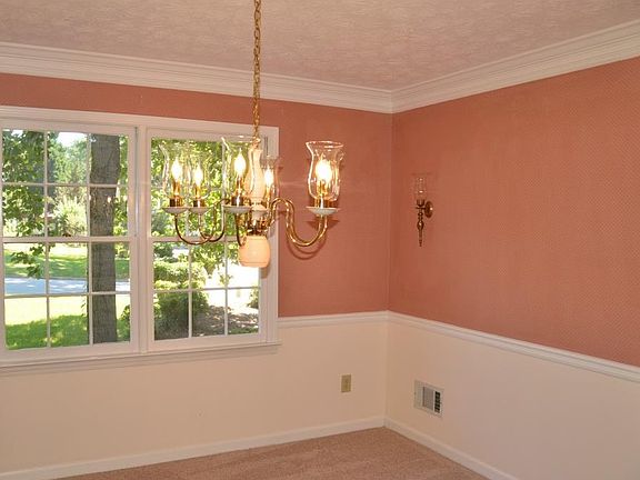 4th image of 101 Harrington Ln