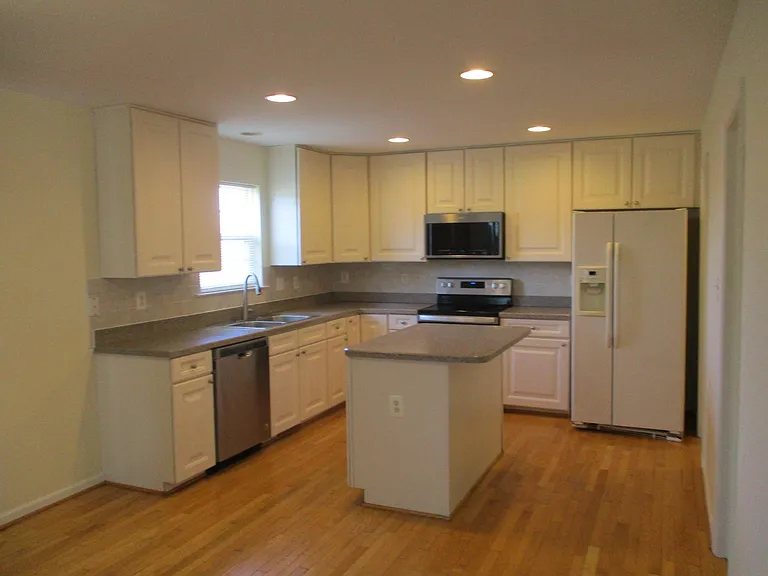 Eat in kitchen
