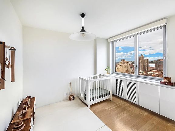 5th image of 301 W 53rd St APT 25D