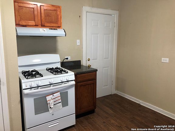 5th image of 114 Westminster Ave