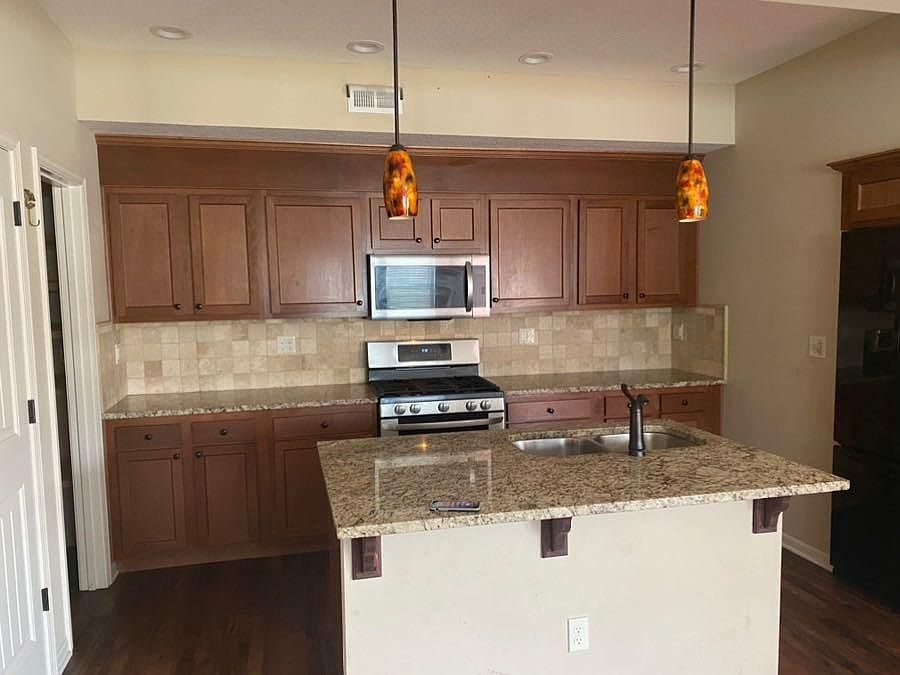 2nd image of 3120 W 31st Ter