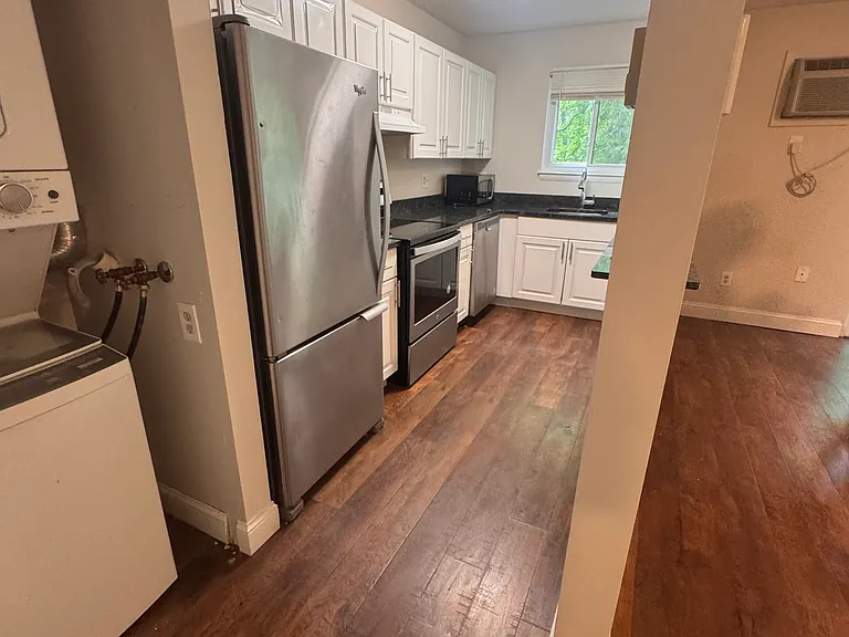 19 Somers St #B8 — Photo 1