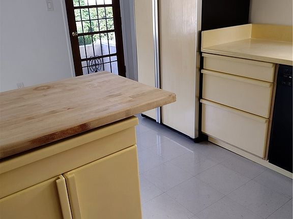 3rd image of 2226 Berkeley Ave