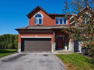 1076 Northgraves Cres, Ottawa, ON K2M 0C6