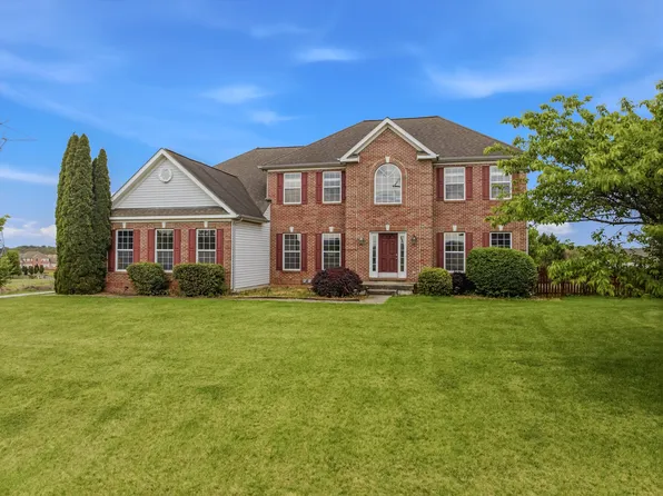 693 Spruce Hill Way, Charles Town, WV 25414