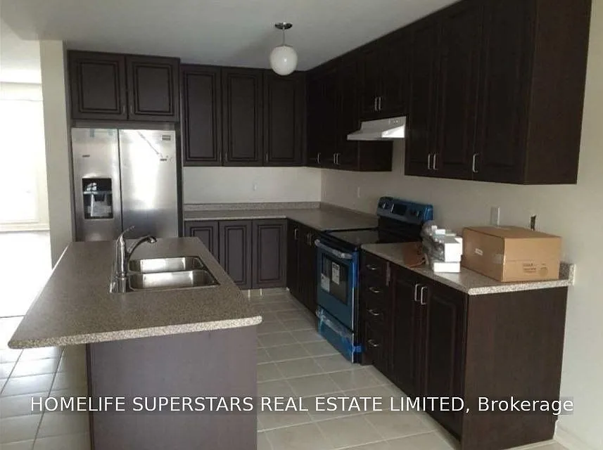 4 bed, $3,000 — Photo 2