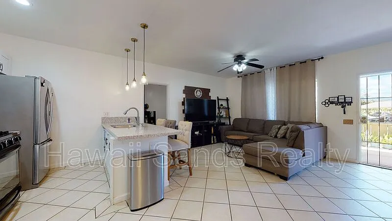 2 bed, 2.0 bath, 810 sqft, $3,000 — Photo 4