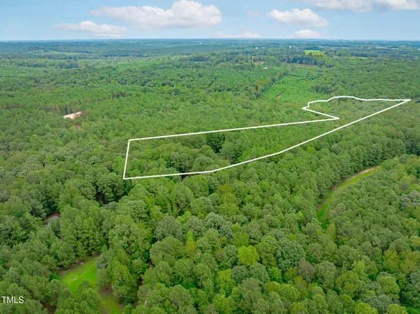 545 Deer Tail Ln, Fuquay Varina, NC 27526