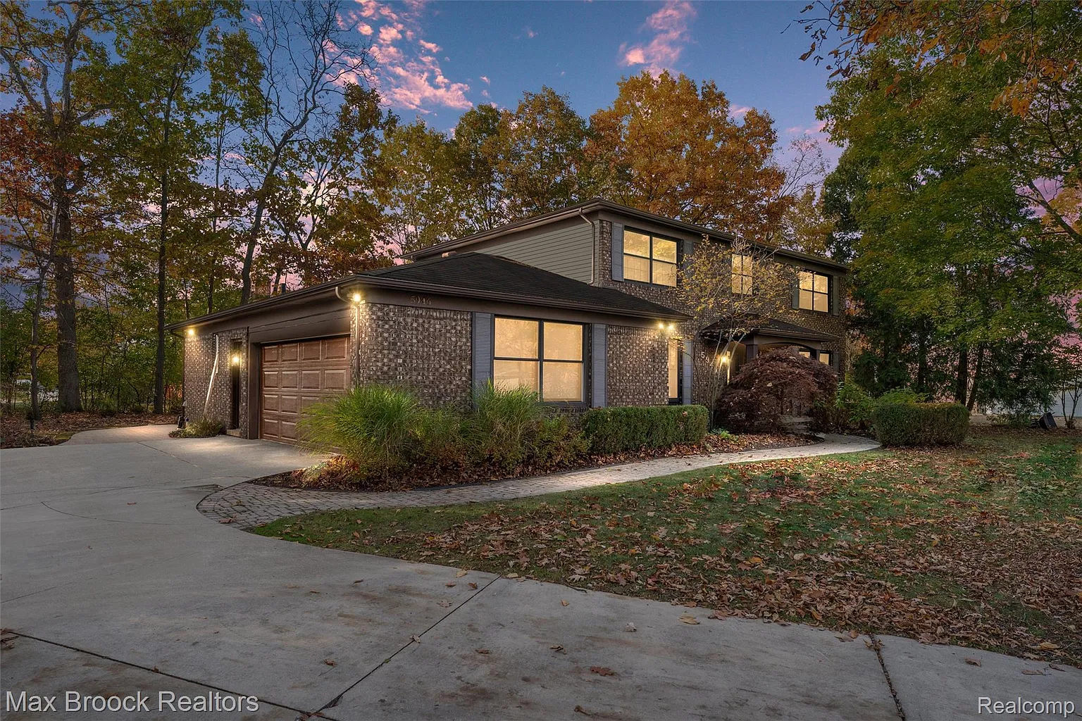 5946 Cherry Crest Dr photo 1