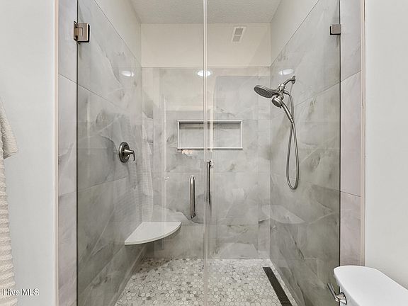 4th image of 126 Kellerton Court