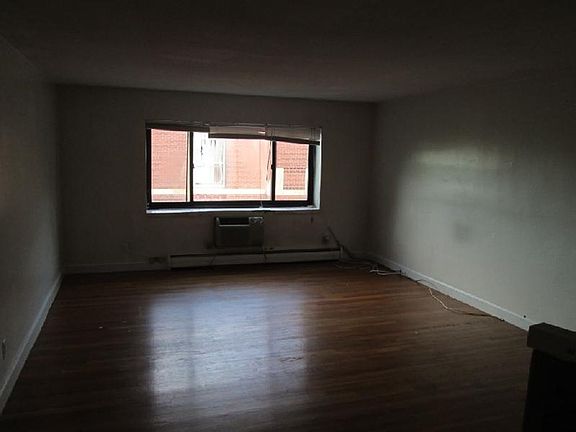 5th image of 36 Dighton St APT 12A