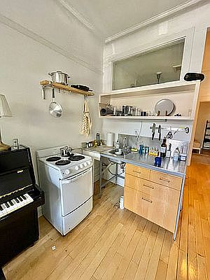2nd image of 701 Franklin Ave APT 1A