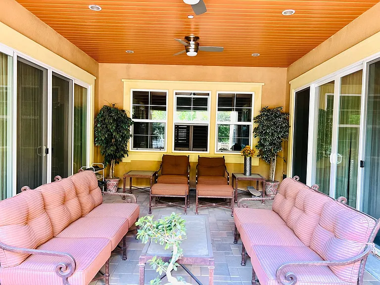 540 N Bardsdale Pl — Photo 22