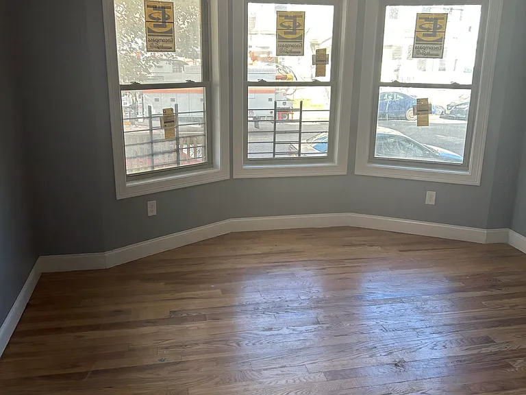 484 Avon Ave #1 — Photo 9