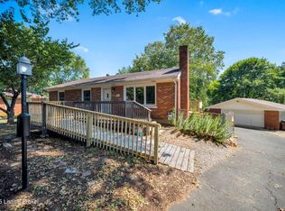 9707 Holiday Dr, Louisville, KY 40272
