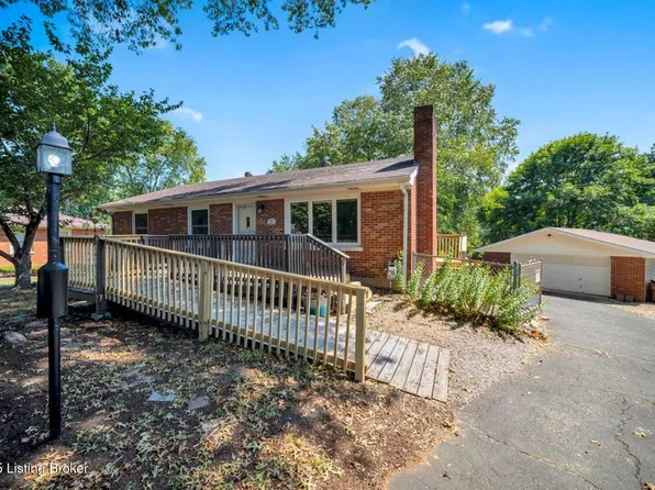 9707 Holiday Dr, Louisville, KY 40272