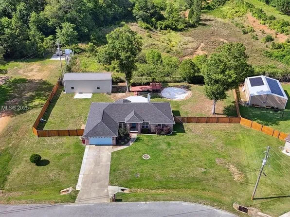 3661 Misty Woods Cir, Milton, FL 32571