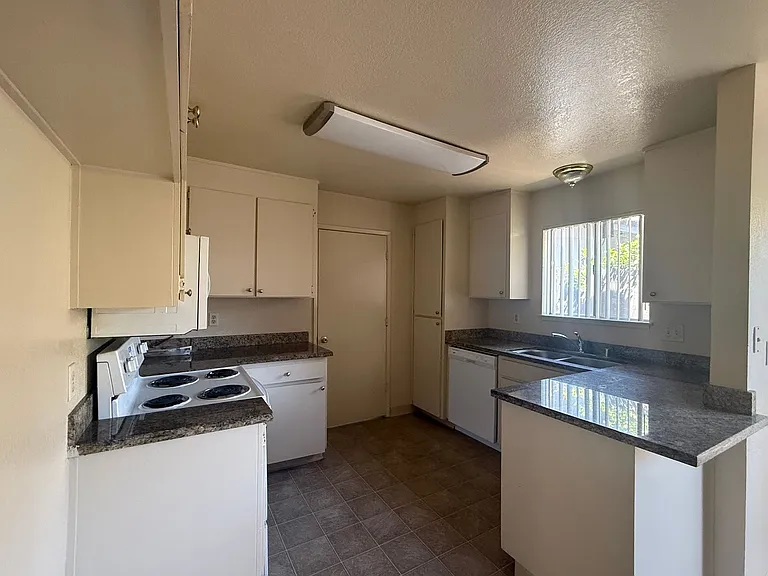 5614 Cascade Ct — Photo 6