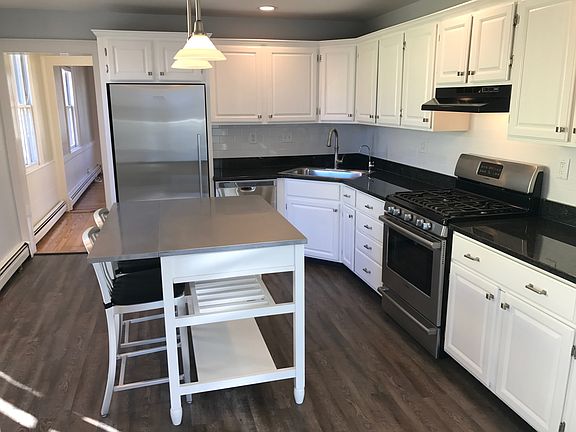 4th image of 13 Essex St