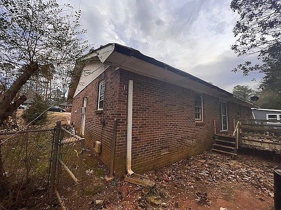 5th image of 874 Meadow Rock Dr