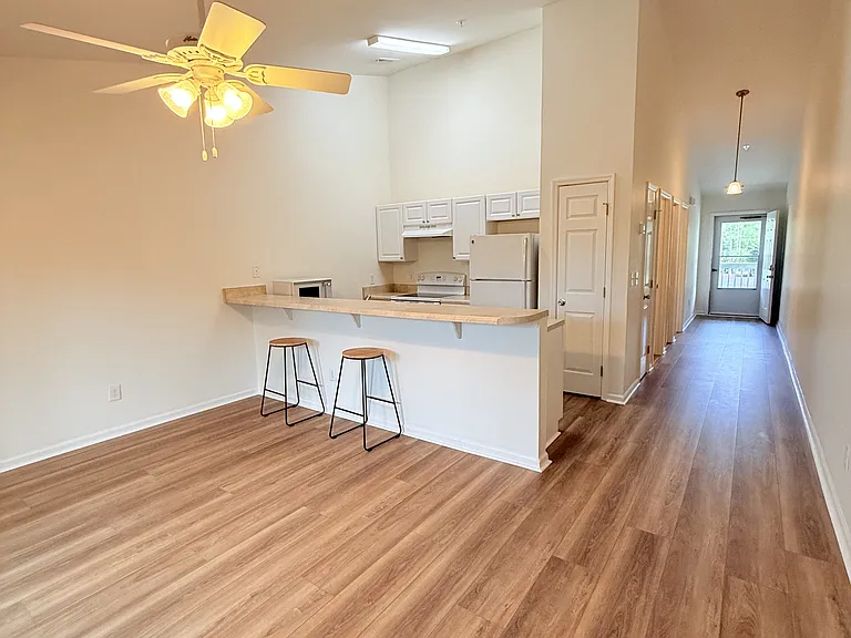 1280 White Tree Ln #H — Photo 3
