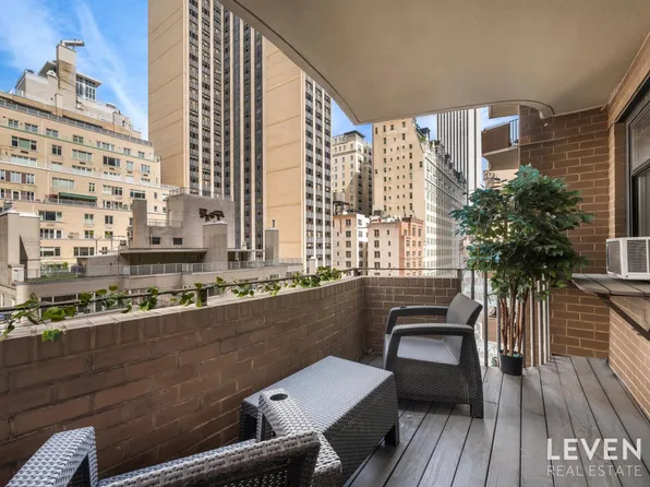 58 West 58th Street 11A image 3 of 12