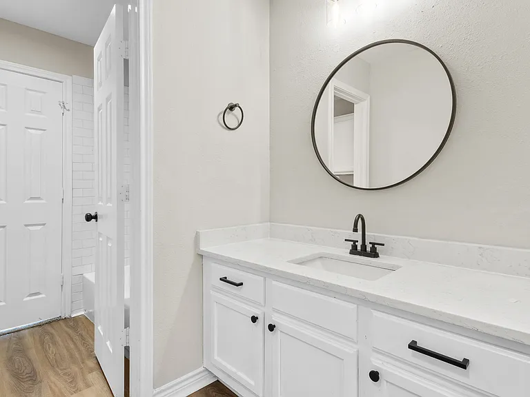 922 Binbrook Dr — Photo 13