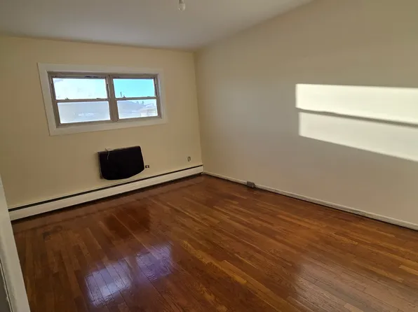 (undisclosed Address), Howard Beach, NY 11414