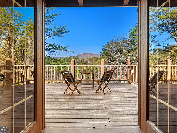 4th image of 451 Pinecrest Rd