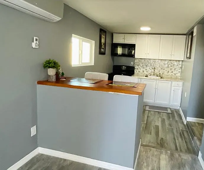3720 W Mauna Loa Ln #STUDIO — Photo 4