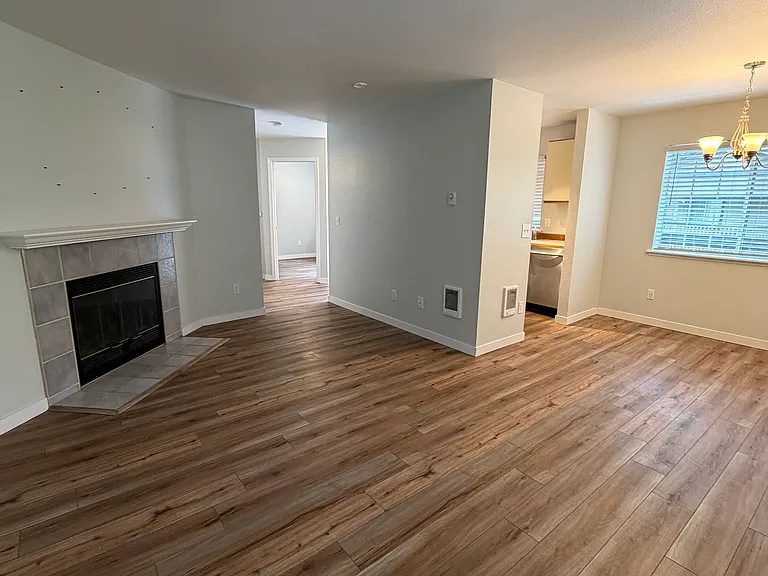 5706 183rd Ave E #3 — Photo 3