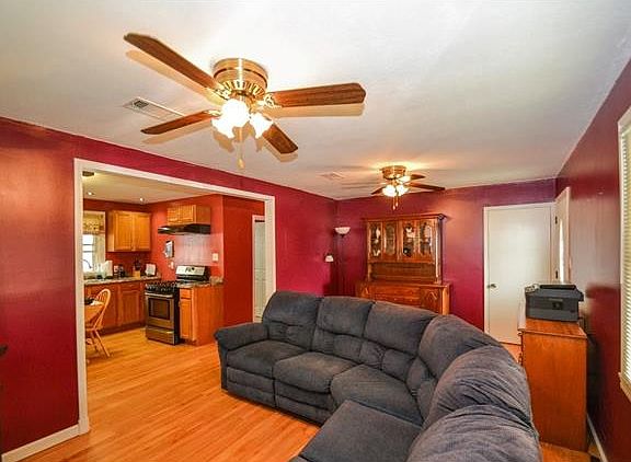 3rd image of 509 Saint Joseph Ln