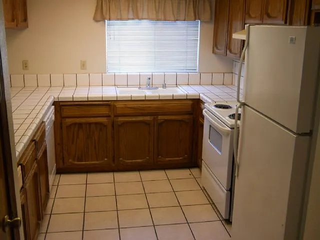 2 bed, 1100 sqft, $2,095 — Photo 4