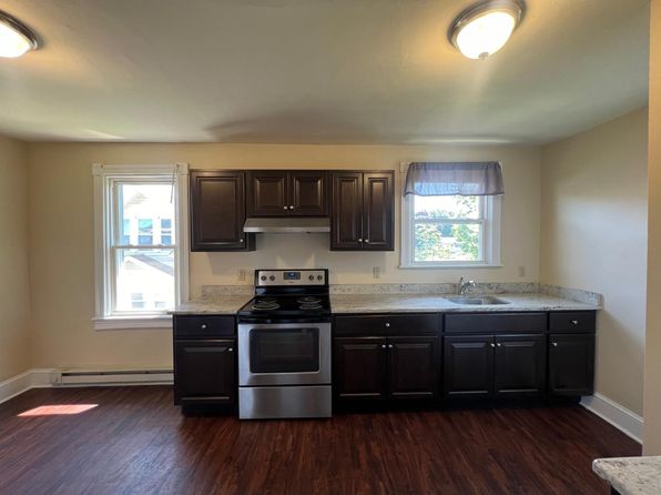550 Broad St #1