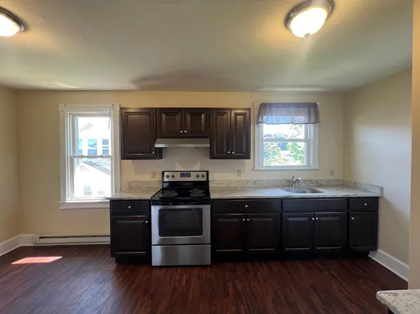 548 Broad St #2, Tatamy, PA 18085