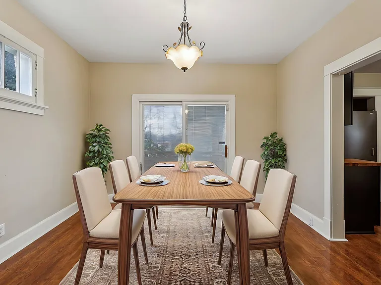 526 Berry Ave — Photo 9