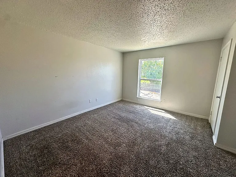 DW LAWTON — Photo 25